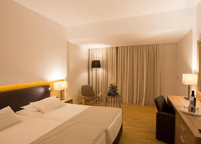 Üdülőközpont Calypso Palace 4*