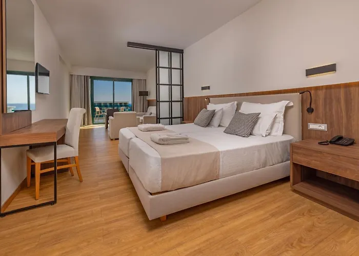 Курортний комплекс Calypso Palace 4*