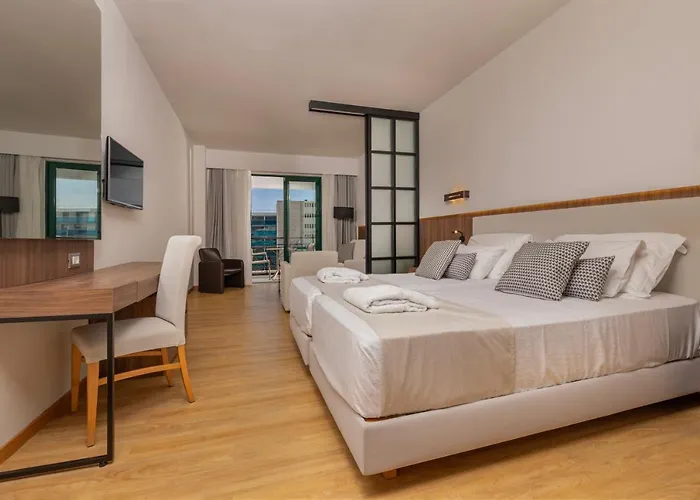 Курортний комплекс Calypso Palace