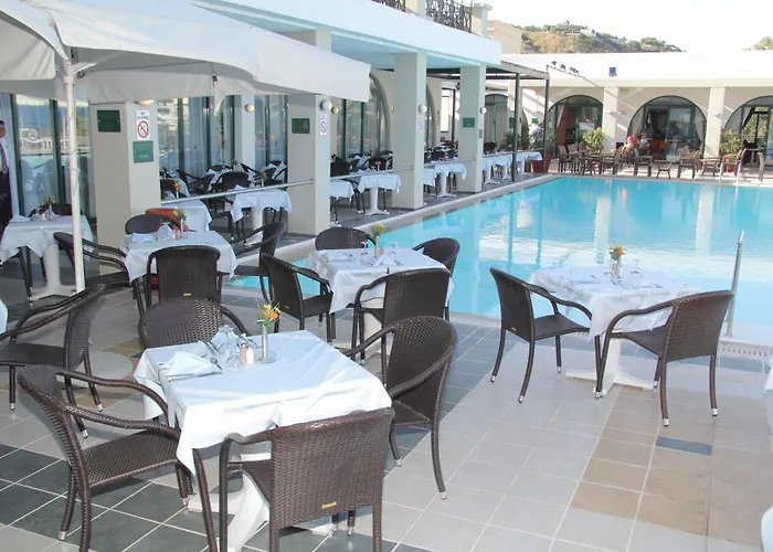 Курортний комплекс Calypso Palace 4*