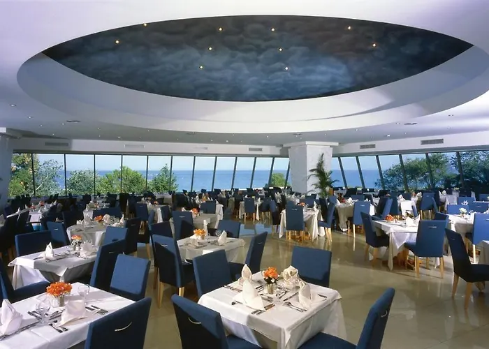 Курортний комплекс Calypso Palace